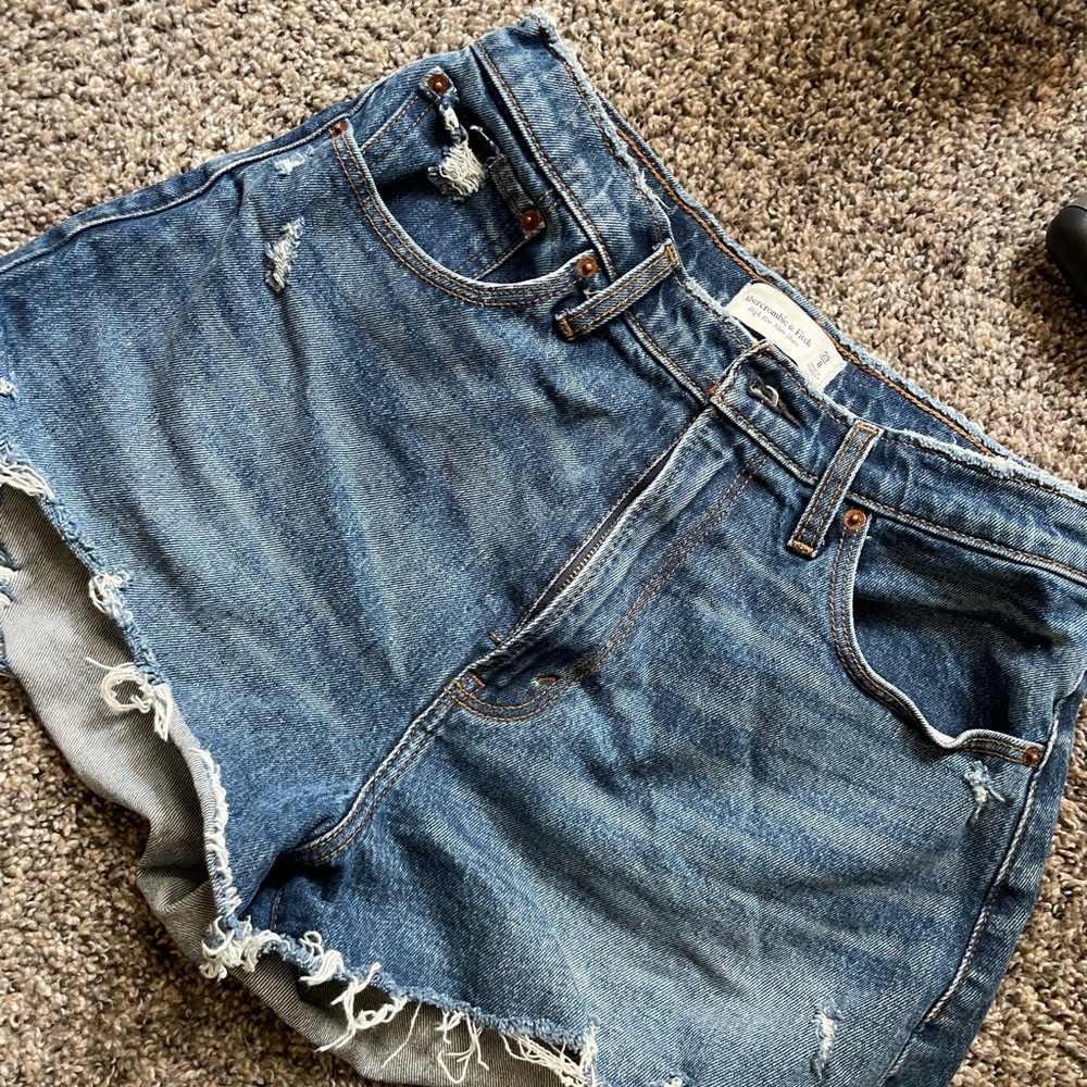 Abercrombie curve love high rise mom short